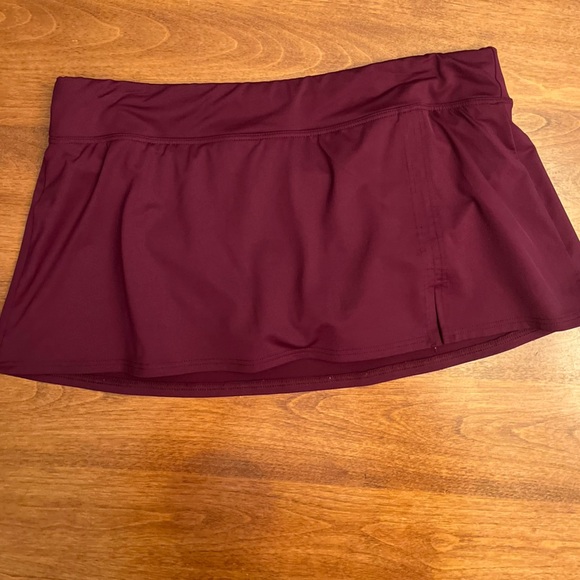Land’s End Tankini Bottom Ladies Size 10 Beautiful Burgundy Chic Paisley Beach - Picture 1 of 6